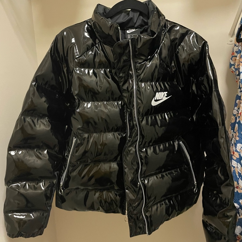 Nike womens shiny puffer - medium